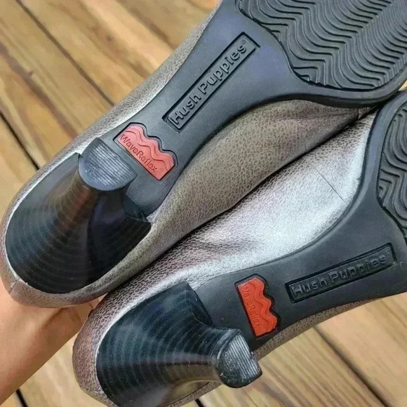 Hush Puppies Women's Low Heels SZ 8 Metallic Silver Color - Picture 12 of 12